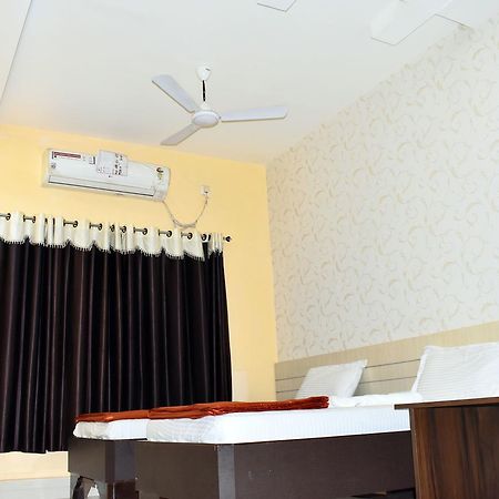 Hotel Triveni Balangir Extérieur photo