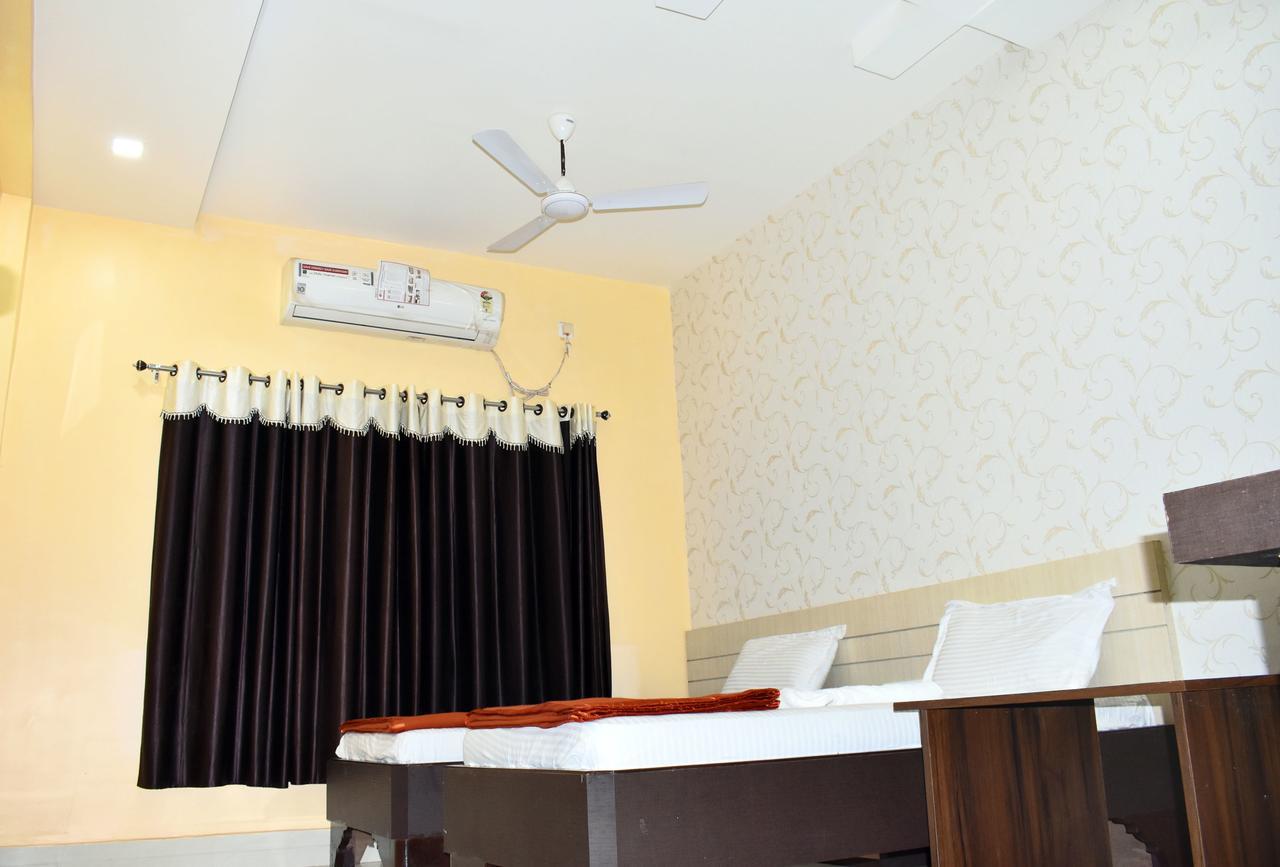 Hotel Triveni Balangir Extérieur photo