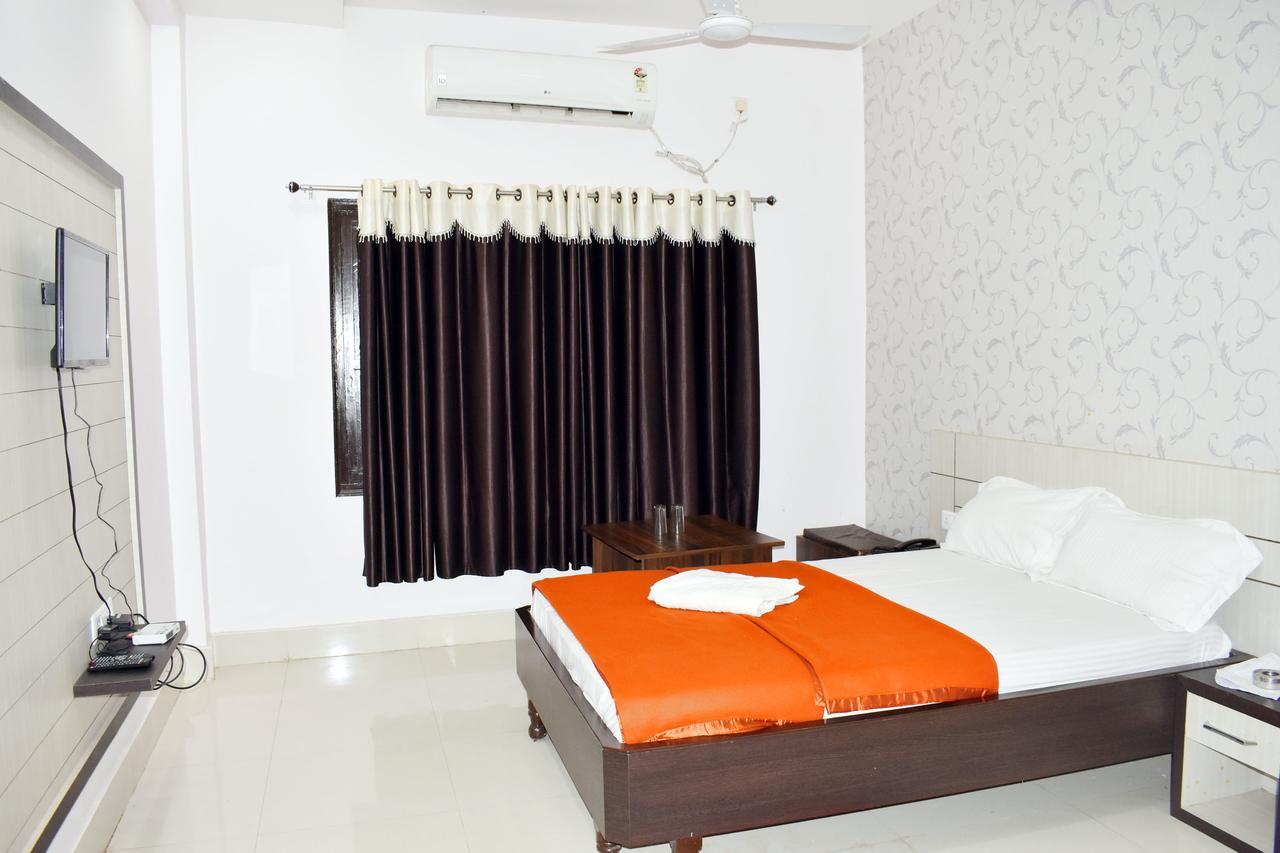 Hotel Triveni Balangir Extérieur photo