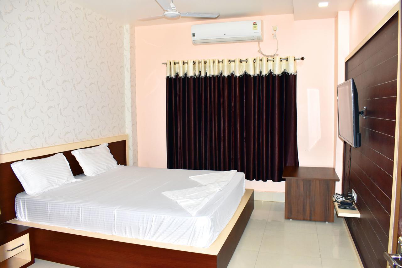 Hotel Triveni Balangir Extérieur photo